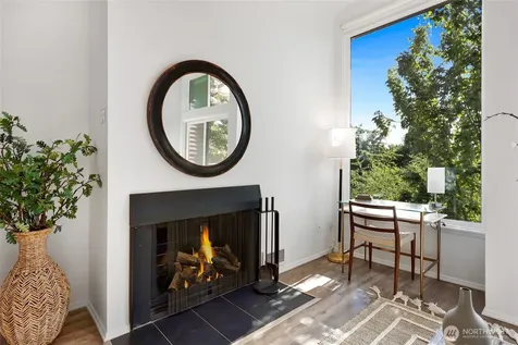 410 13th Avenue E Seattle WA 98102