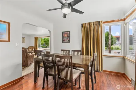 328 Garden Avenue N Renton WA 98057