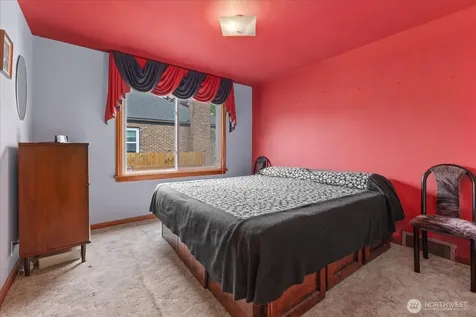 328 Garden Avenue N Renton WA 98057