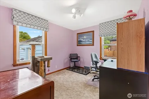 328 Garden Avenue N Renton WA 98057