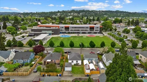 328 Garden Avenue N Renton WA 98057