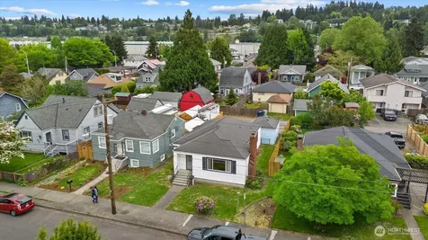 328 Garden Avenue N Renton WA 98057
