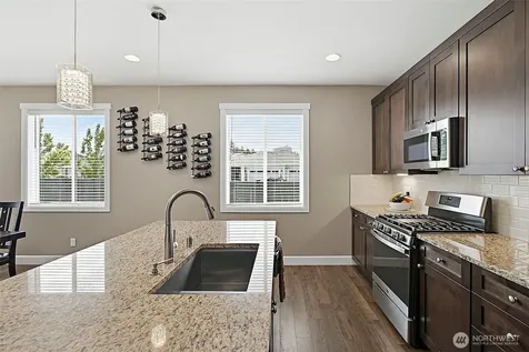 17715 125th Avenue E Puyallup WA 98374