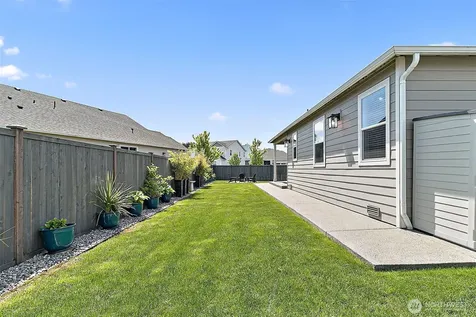 17715 125th Avenue E Puyallup WA 98374