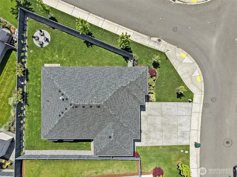 17715 125th Avenue E Puyallup WA 98374