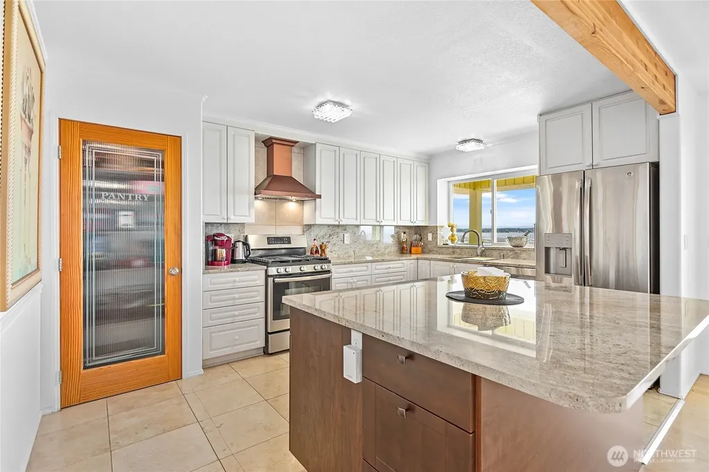 5563 Haida Way Blaine WA 98230