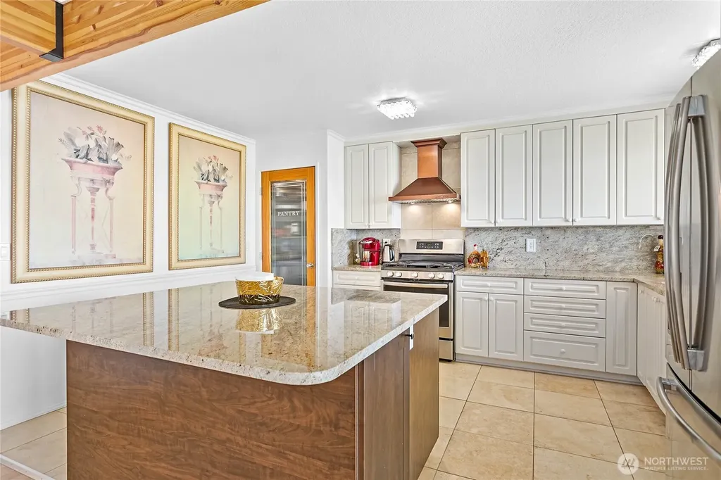 5563 Haida Way Blaine WA 98230