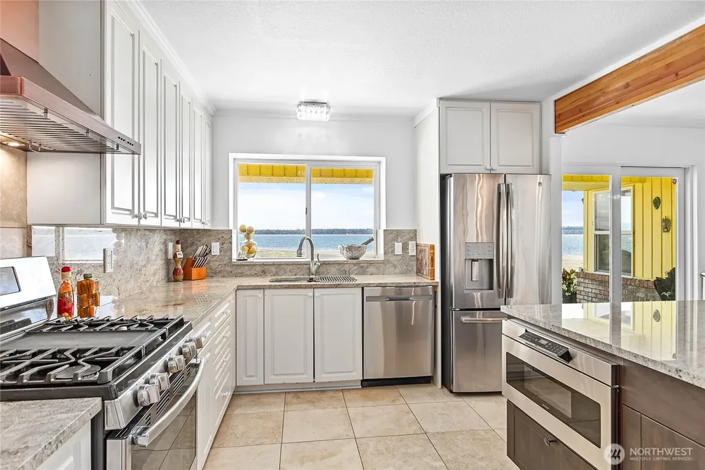 5563 Haida Way Blaine WA 98230