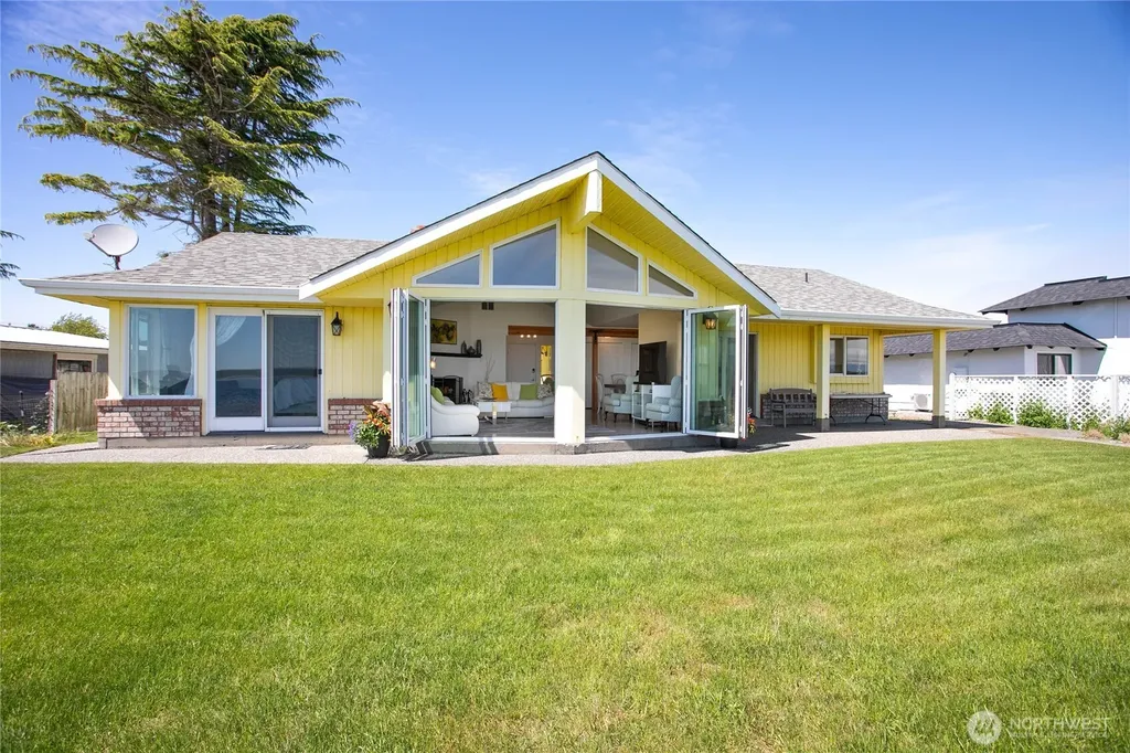 5563 Haida Way Blaine WA 98230