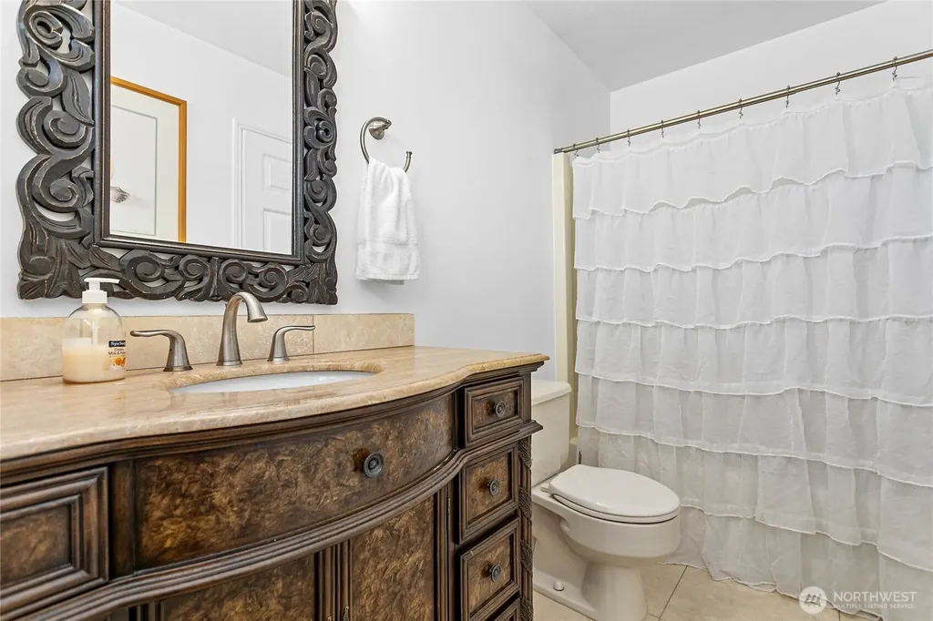 5563 Haida Way Blaine WA 98230