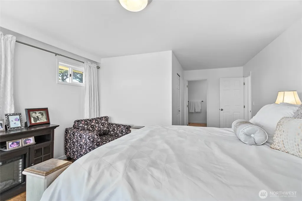 5563 Haida Way Blaine WA 98230