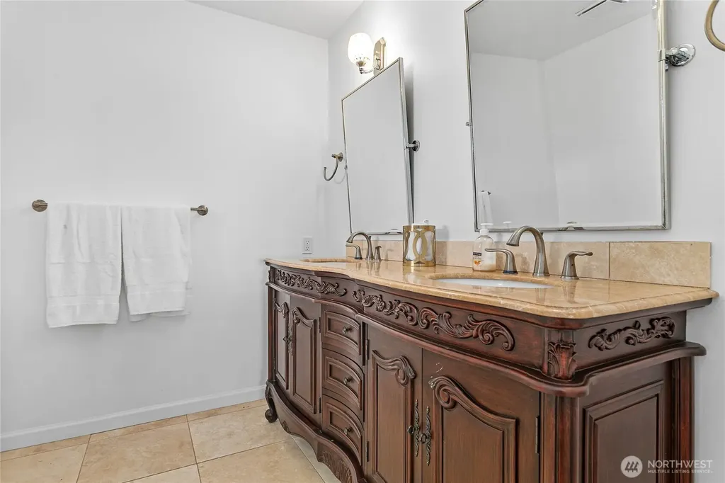 5563 Haida Way Blaine WA 98230