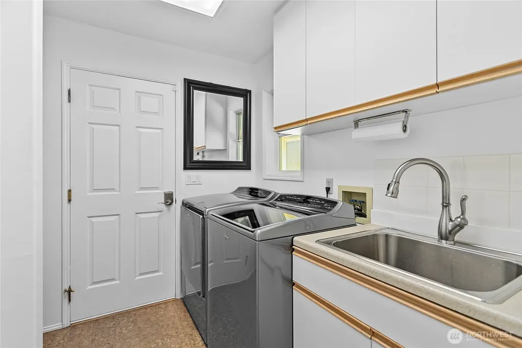 5563 Haida Way Blaine WA 98230