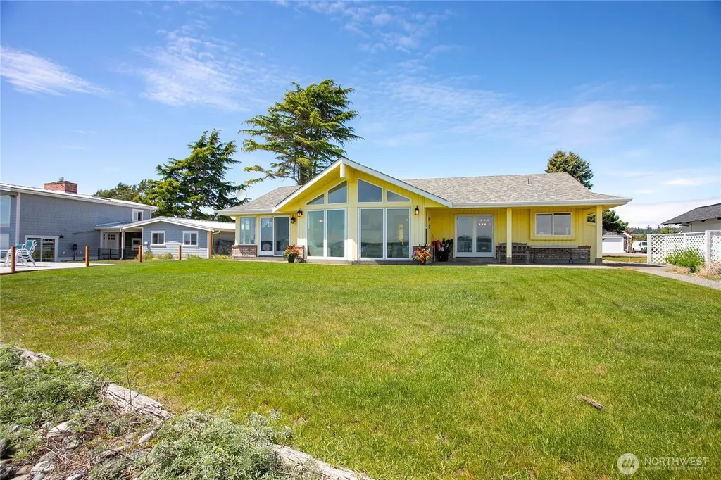 5563 Haida Way Blaine WA 98230