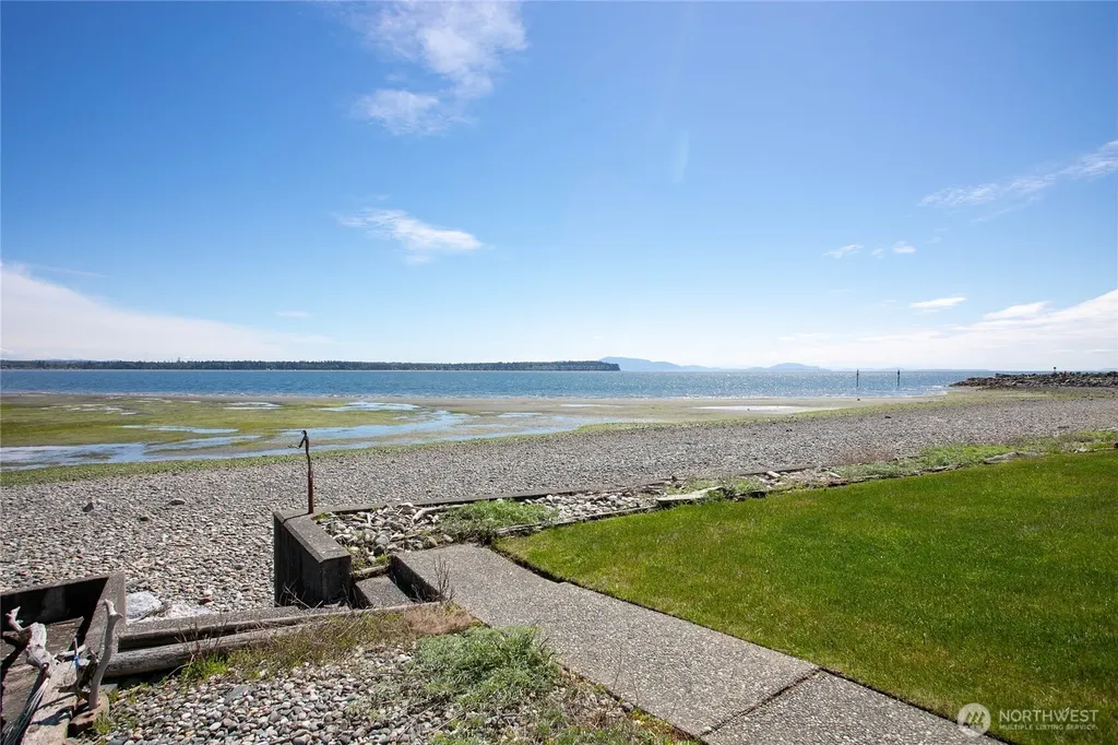 5563 Haida Way Blaine WA 98230