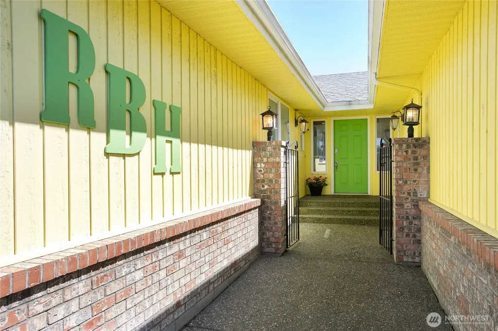 5563 Haida Way Blaine WA 98230