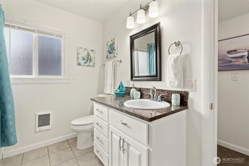 370 NE Gladwin Road Belfair WA 98528