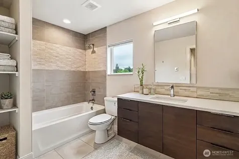 3319 W Elmore Street Seattle WA 98199