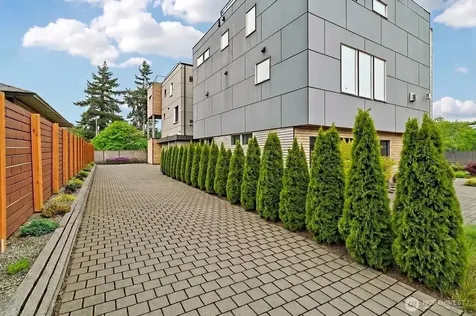 3319 W Elmore Street Seattle WA 98199