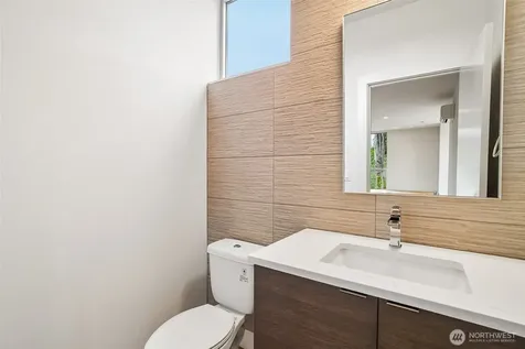 3319 W Elmore Street Seattle WA 98199