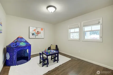 225 131st Avenue NE Bellevue WA 98005