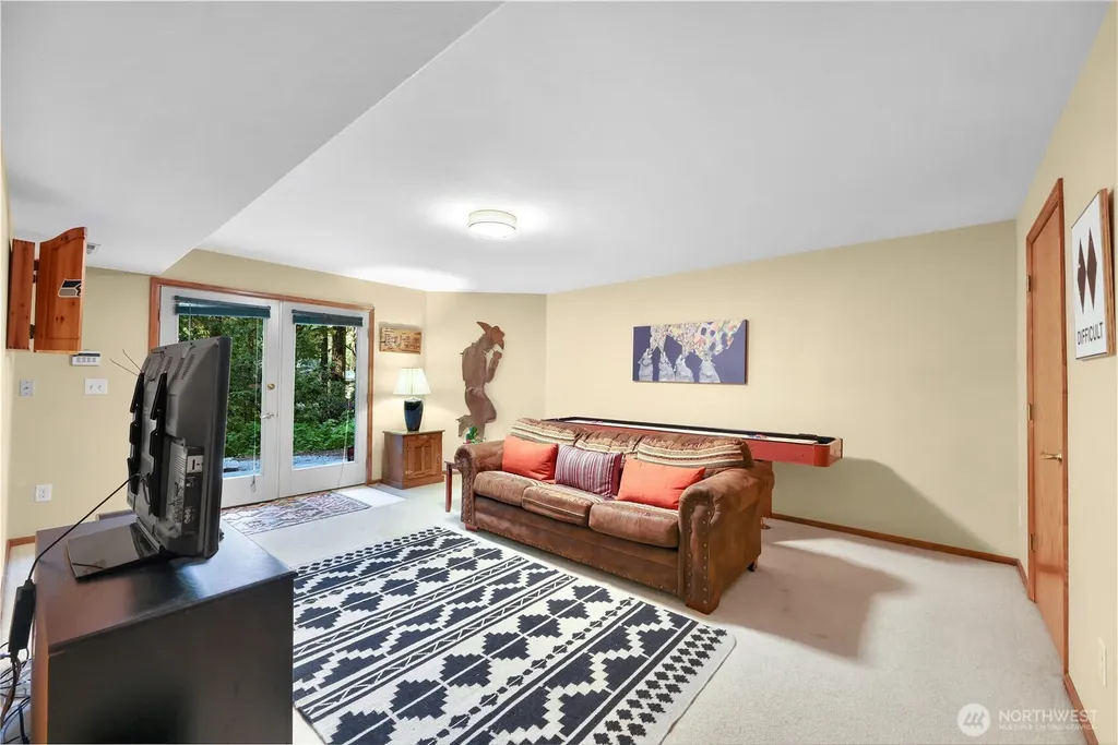 6929 Baker Circle Deming WA 98244