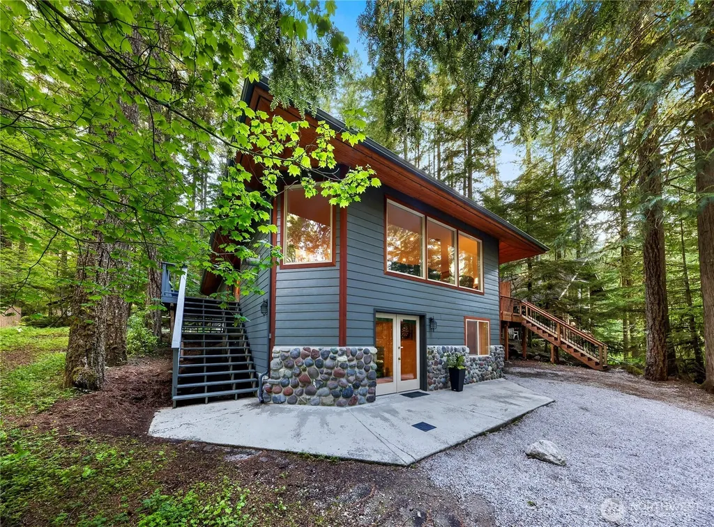 6929 Baker Circle Deming WA 98244
