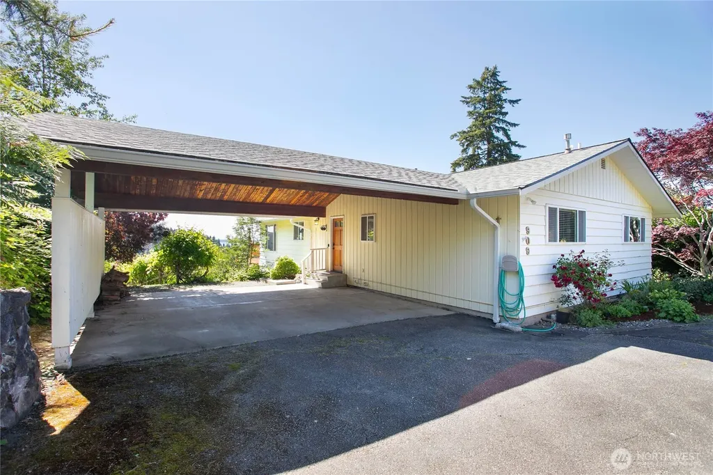 909 Queen Street Bellingham WA 98229