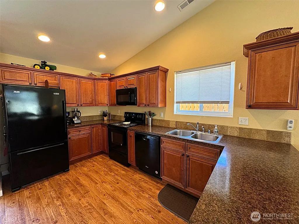 511 S Main Street Warden WA 98857