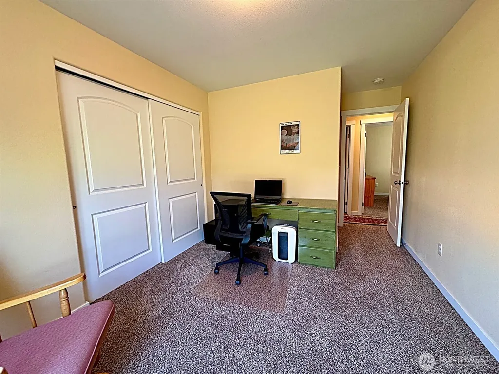 511 S Main Street Warden WA 98857