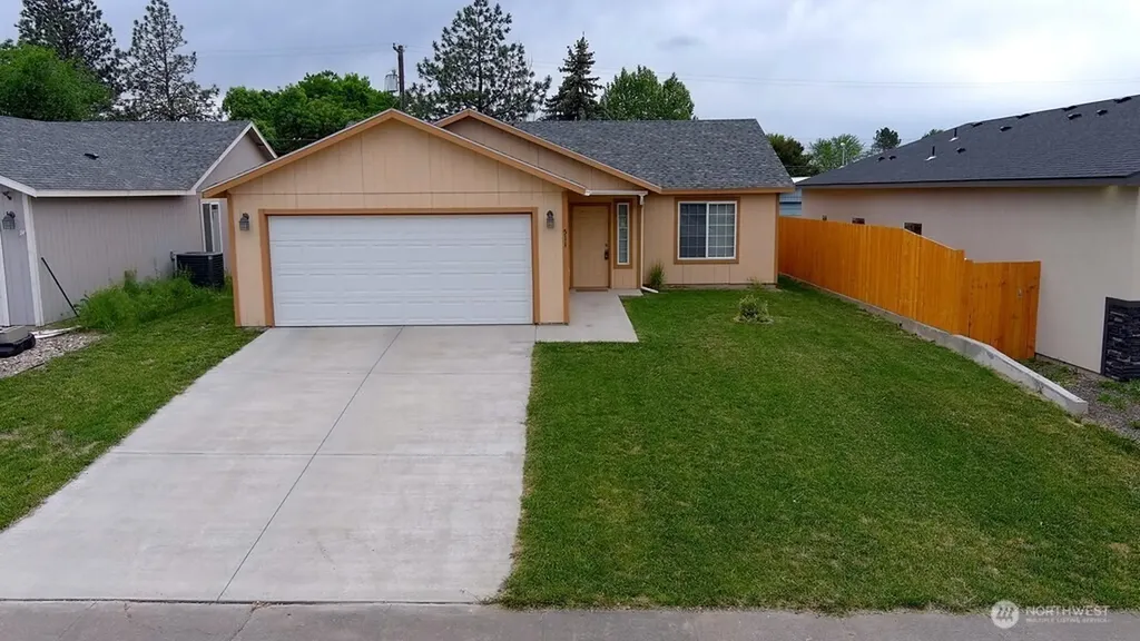 511 S Main Street Warden WA 98857