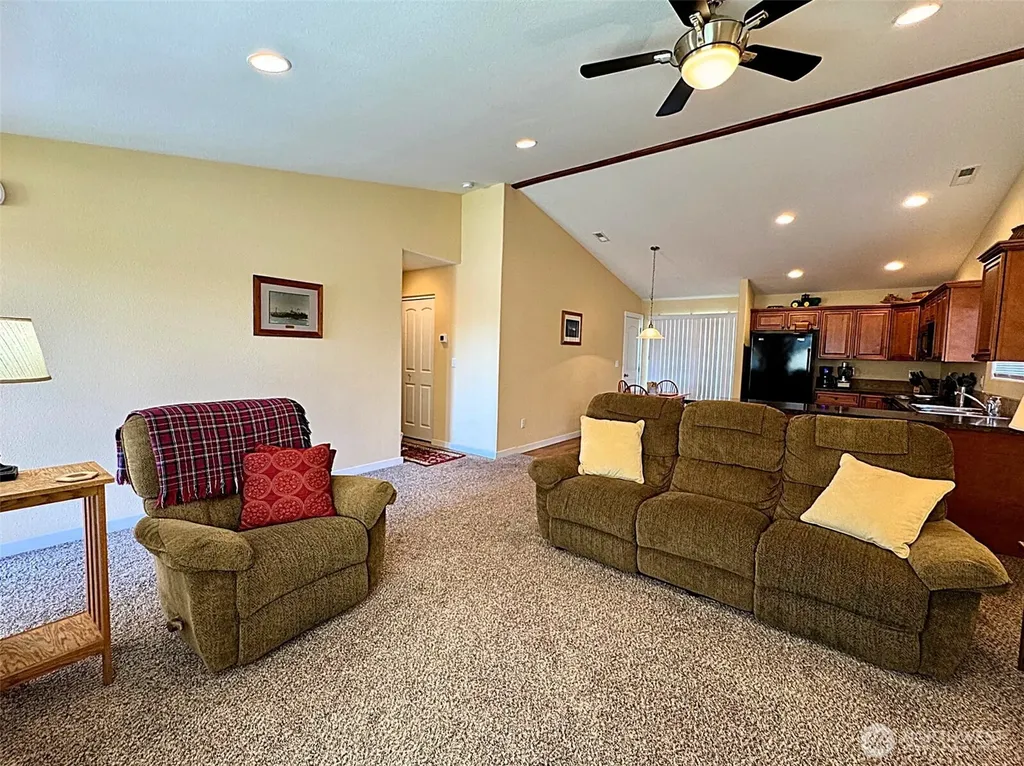 511 S Main Street Warden WA 98857