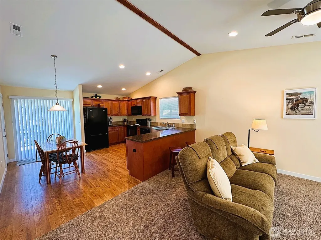 511 S Main Street Warden WA 98857