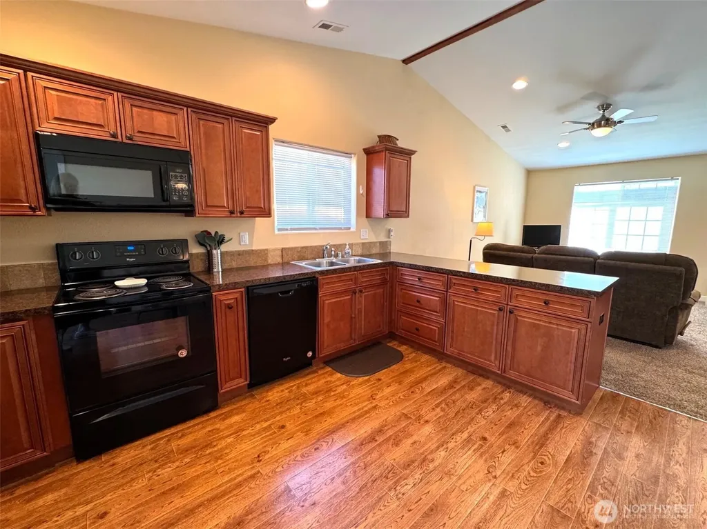 511 S Main Street Warden WA 98857
