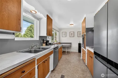 18904 66th Place W Lynnwood WA 98036