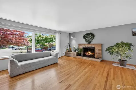 18904 66th Place W Lynnwood WA 98036