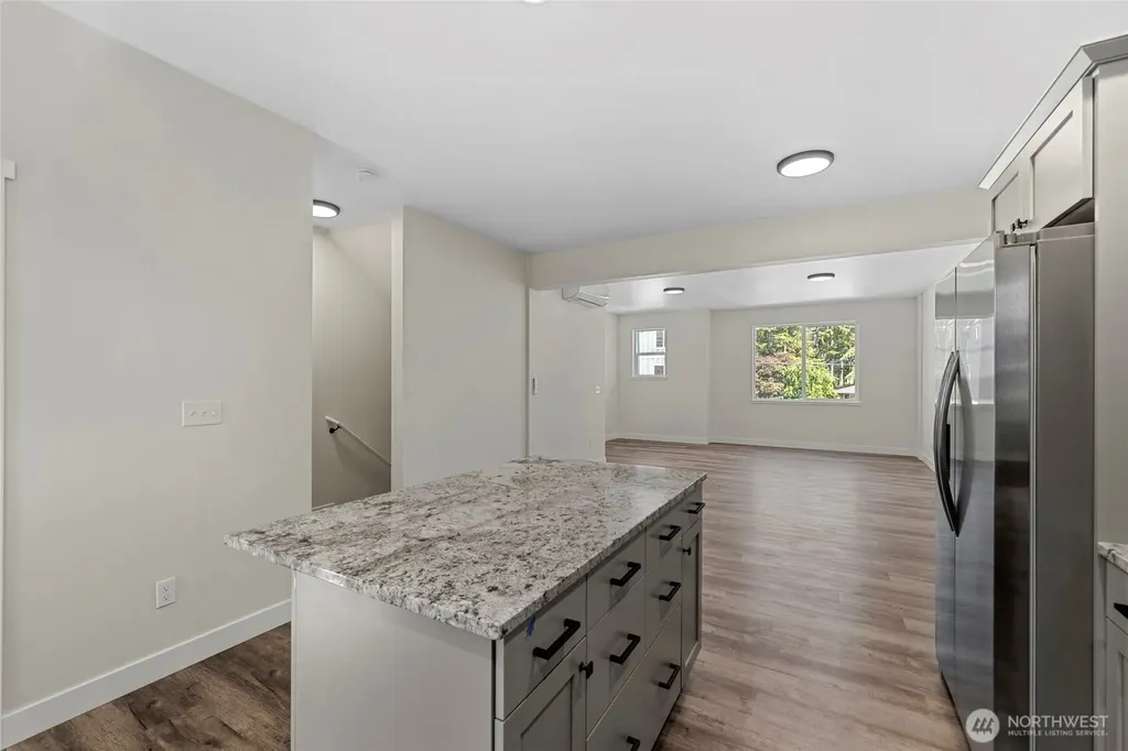 945 NW Heller Street Oak Harbor WA 98277