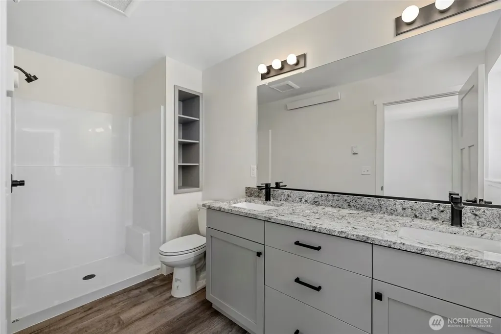 945 NW Heller Street Oak Harbor WA 98277