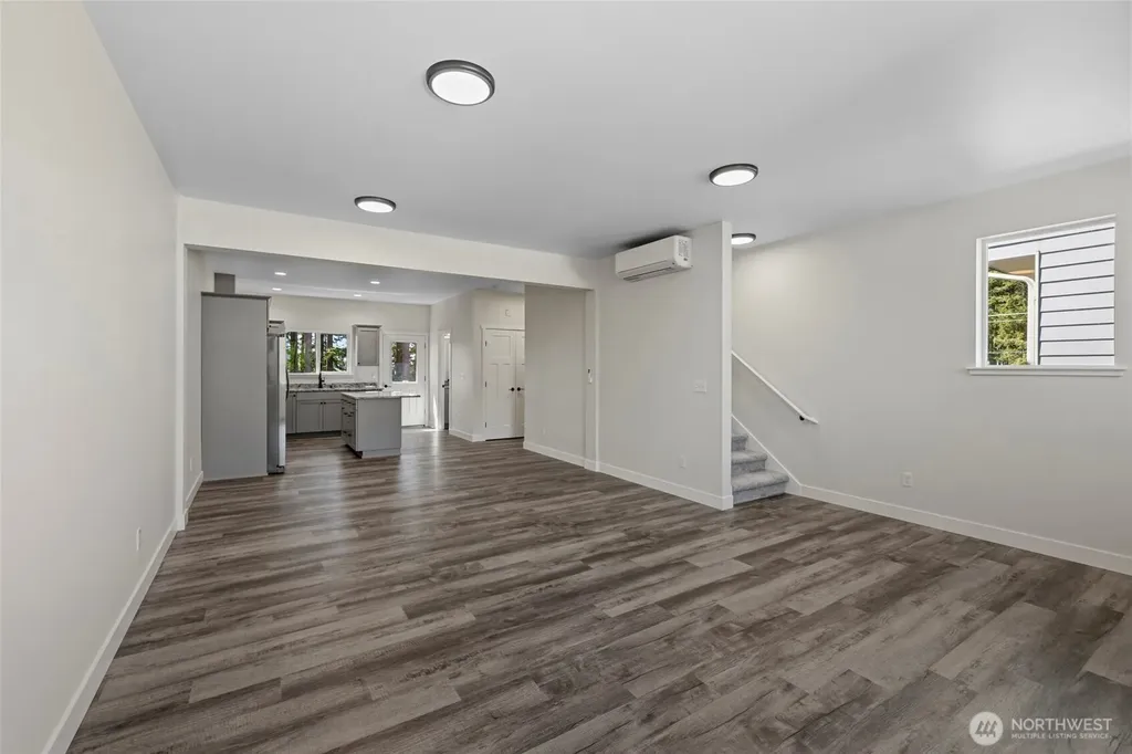 945 NW Heller Street Oak Harbor WA 98277