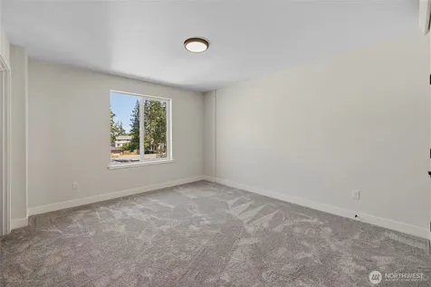 945 NW Heller Street Oak Harbor WA 98277