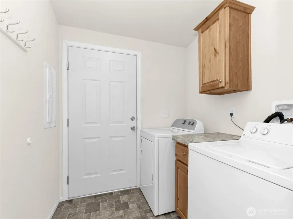 4264 Lakeview Lane SE Lacey WA 98503