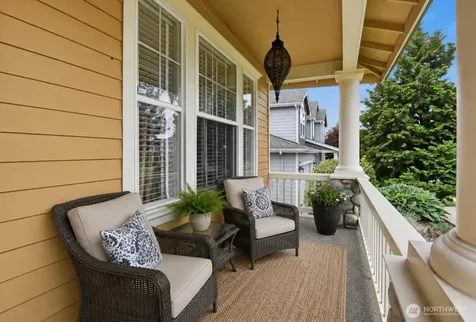 1948 Lighthouse Lane NE Tacoma WA 98422