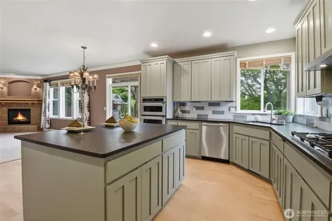 1948 Lighthouse Lane NE Tacoma WA 98422