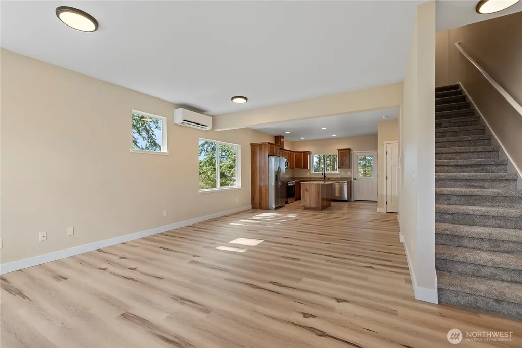 945 NW Heller Street Oak Harbor WA 98277