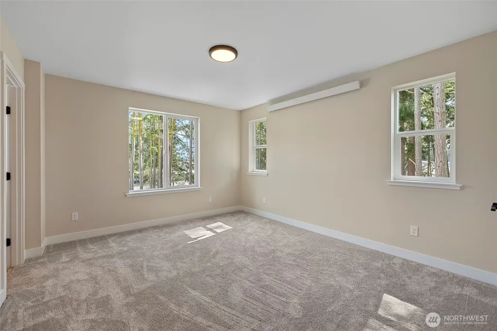 945 NW Heller Street Oak Harbor WA 98277