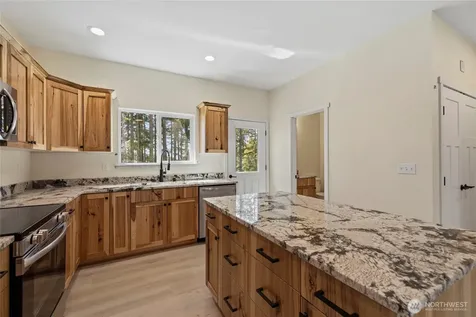 945 NW Heller Street Oak Harbor WA 98277