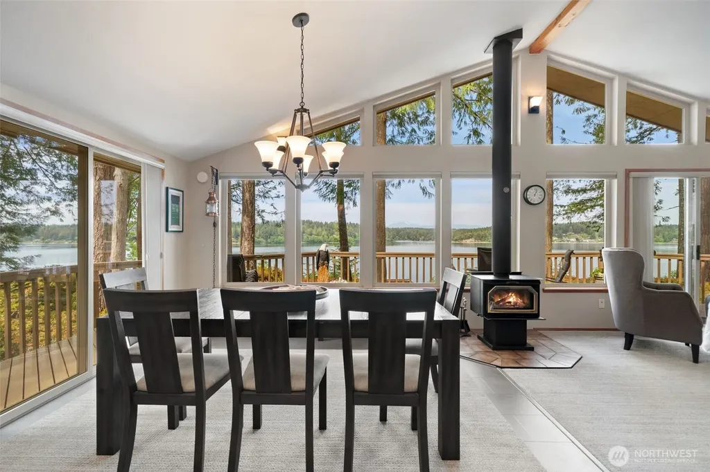 547 E Pointes Drive W Shelton WA 98584