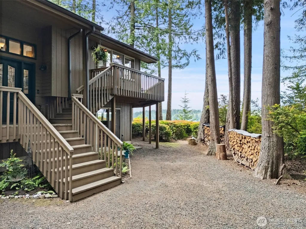547 E Pointes Drive W Shelton WA 98584