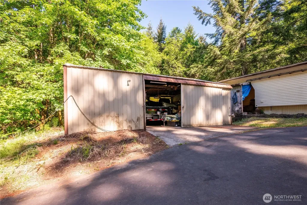 198 Burnett Winlock WA 98596