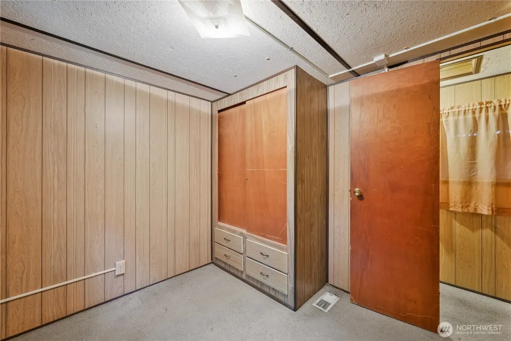 198 Burnett Winlock WA 98596